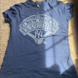 New York Yankees tshirt kids large